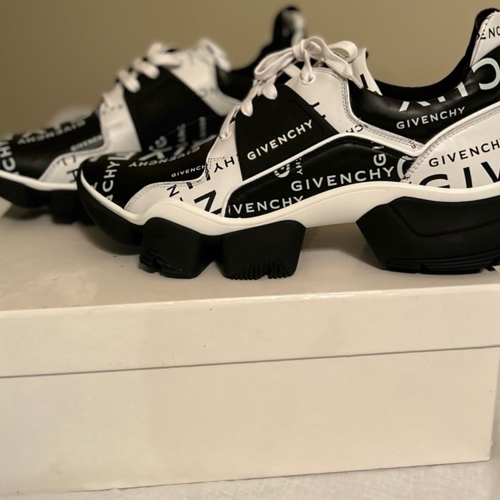 Givenchy jaw sneakers